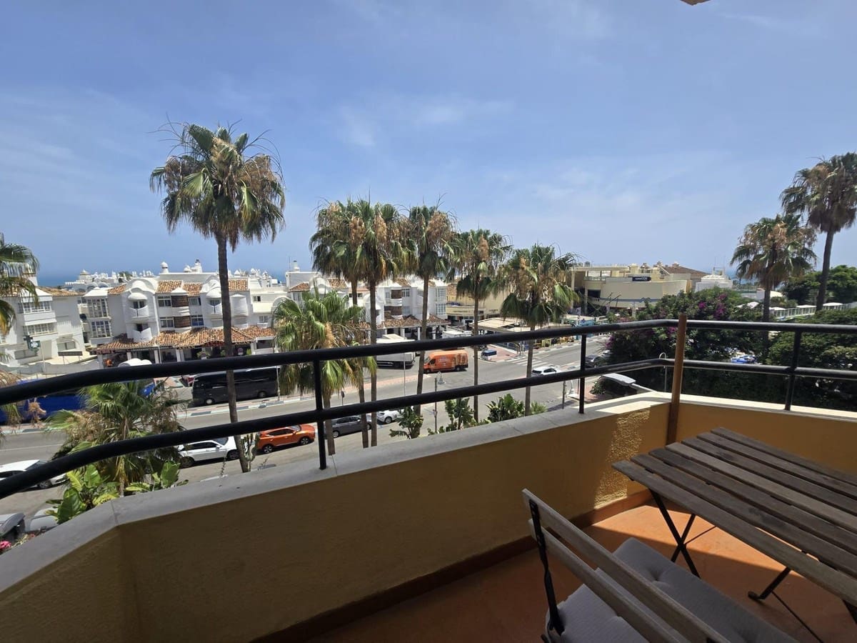 2 bedroom Apartment for sale in Benalmadena - € 349,000 (Ref: 9400044)