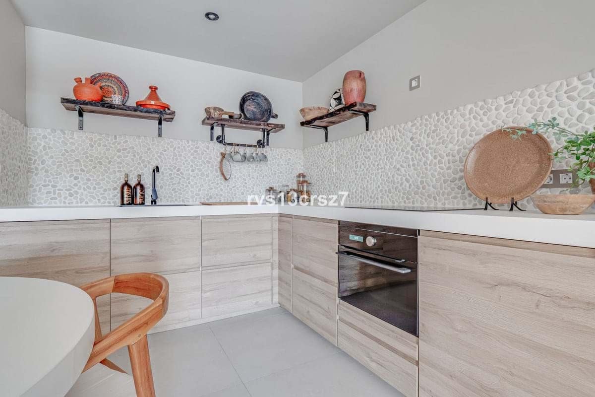 2 bedroom Apartment for sale in Marbella with pool garage - € 499,000 (Ref: 9402532)