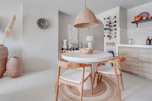 2 bedroom Apartment for sale in Marbella with pool garage - € 499,000 (Ref: 9402532)