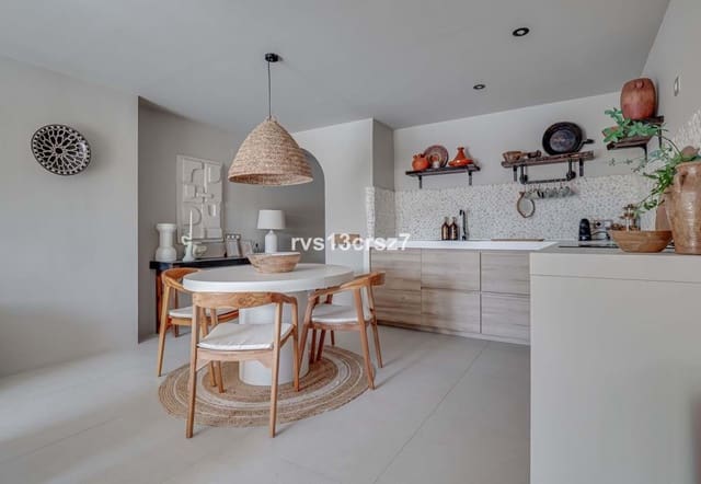 2 bedroom Apartment for sale in Marbella with pool garage - € 499,000 (Ref: 9402532)