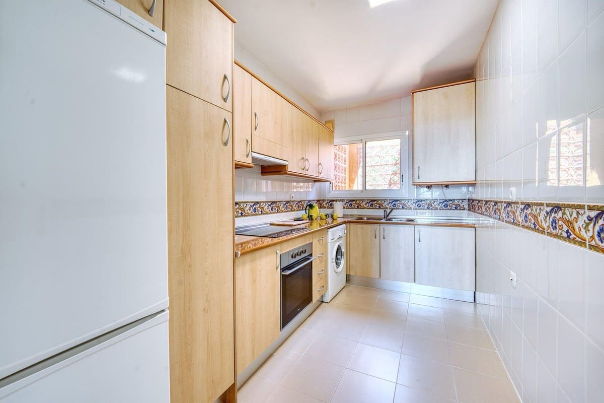 2 bedroom Apartment for sale in Marbella with pool garage - € 350,000 (Ref: 9410087)