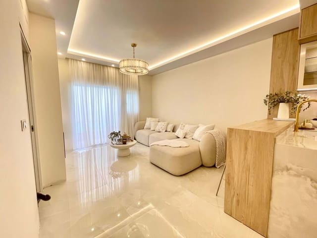 Casa de 2 habitaciones en Fuengirola en venta - 595.000 € (Ref: 9413274)