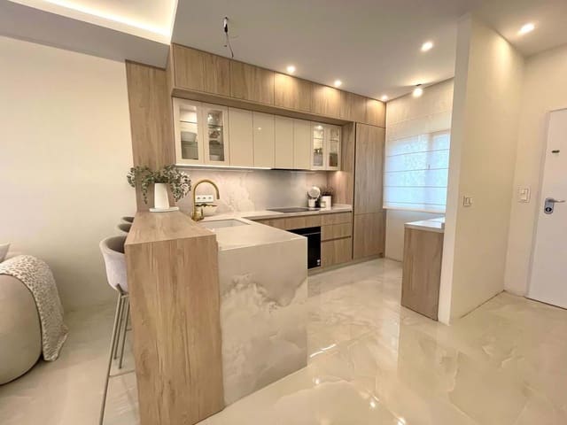 Casa de 2 habitaciones en Fuengirola en venta - 595.000 € (Ref: 9413274)