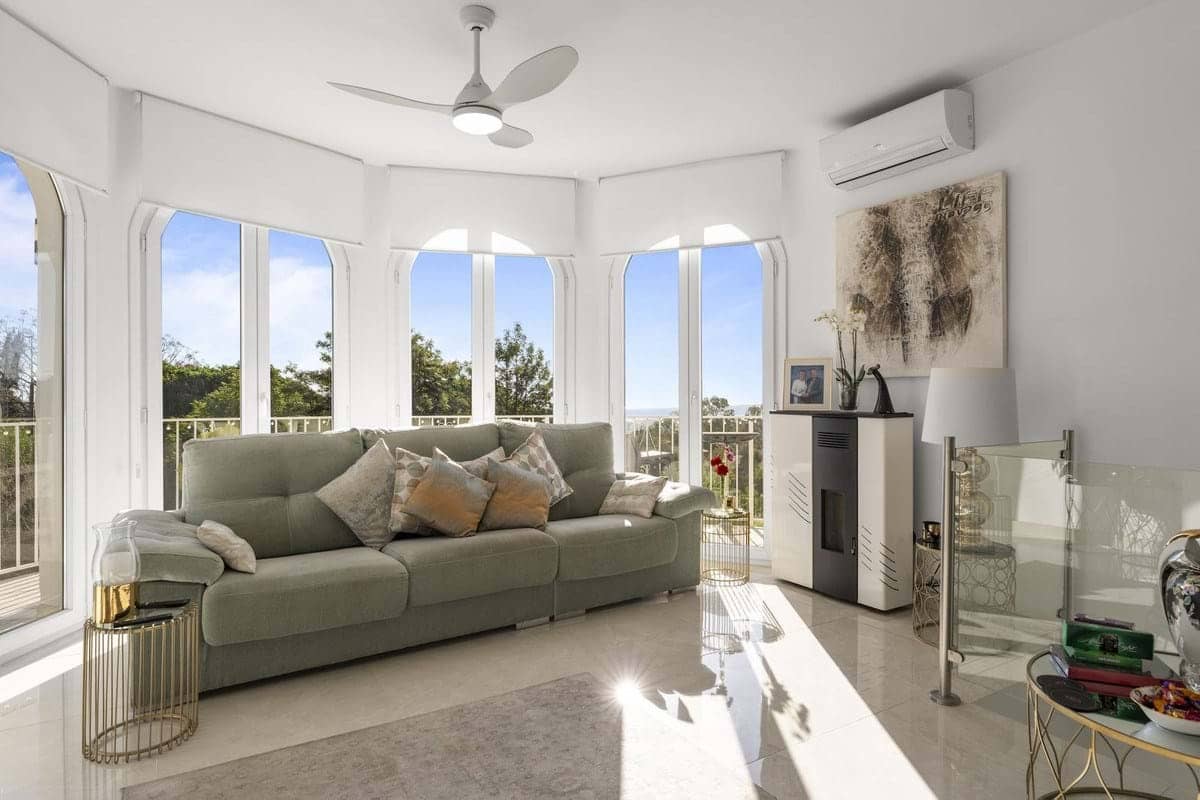 Chalet de 3 habitaciones en Mijas en venta con piscina garaje - 795.000 € (Ref: 9413276)