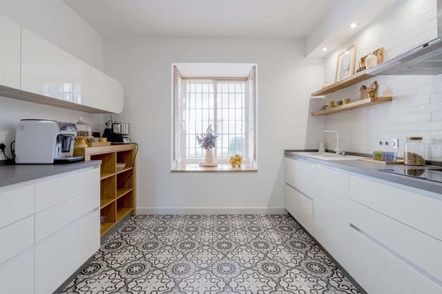 4 soverom Villa til salgs i Marbella med svømmebasseng garasje - € 920 000 (Ref: 9413282)