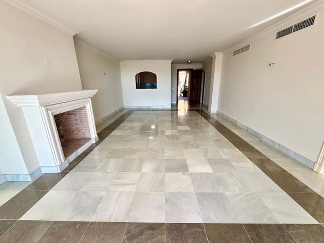 2 bedroom Apartment for sale in Marbella with pool garage - € 550,000 (Ref: 9413283)