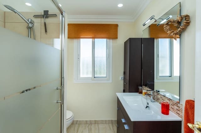 3 soveværelse Lejlighed til salg i El Paraiso, Estepona med swimmingpool garage - € 345.000 (Ref: 9413285)