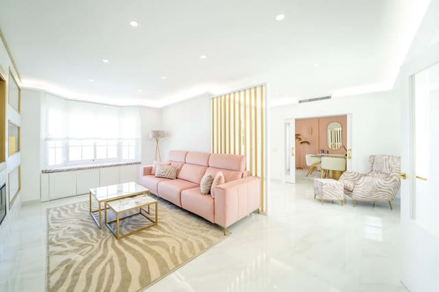 Chalet de 4 habitaciones en Marbella en venta con piscina - 899.000 € (Ref: 9414932)