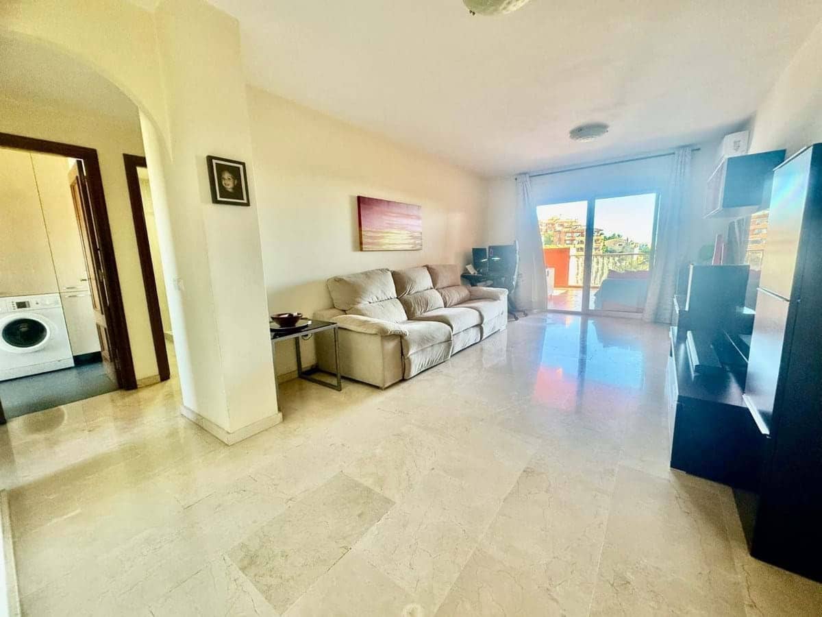 2 makuuhuone Huoneisto myytävänä paikassa Fuengirola mukana uima-altaan 
autotalli - 359 000 € (Ref: 9438566)