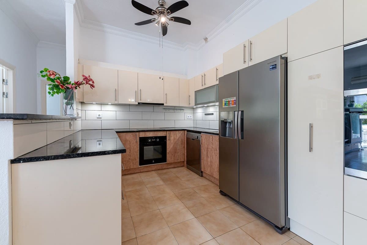 2 Zimmer Apartment zu verkaufen in New Golden Mile mit Pool Garage - 299.000 € (Ref: 9438568)