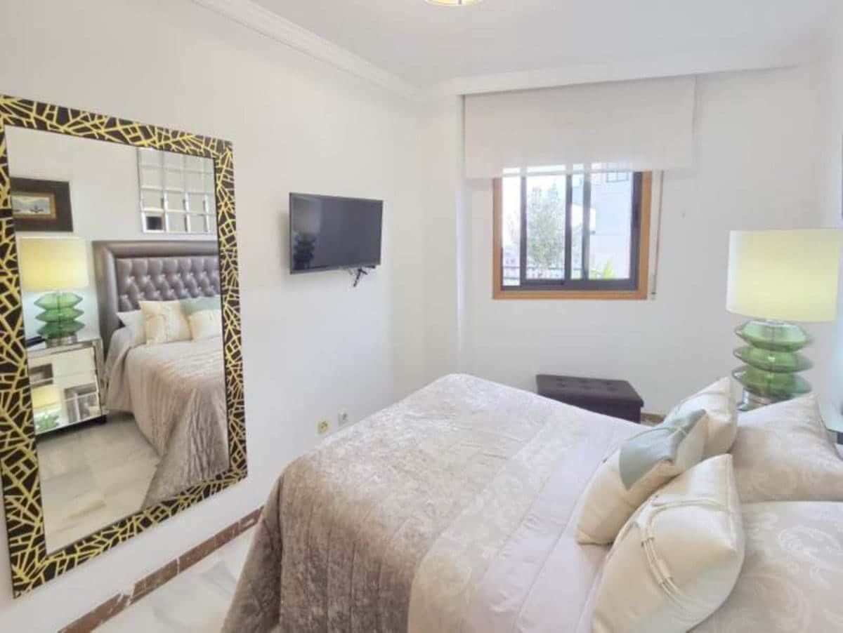 2 soverom Leilighet til salgs i San Luis de Sabinillas med svømmebasseng garasje - € 269 000 (Ref: 9438569)