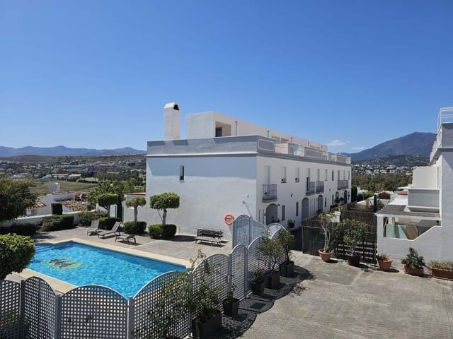 3 sypialnia Dom na sprzedaż w Estepona z basenem garażem - 425 000 € (Ref: 9438570)