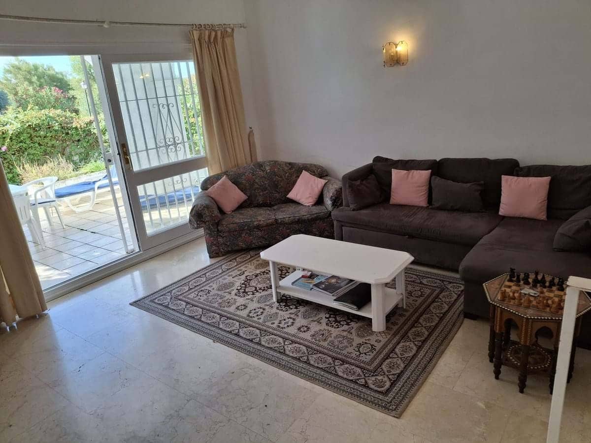Casa de 2 habitaciones en Estepona en venta con piscina garaje - 300.000 € (Ref: 9438571)