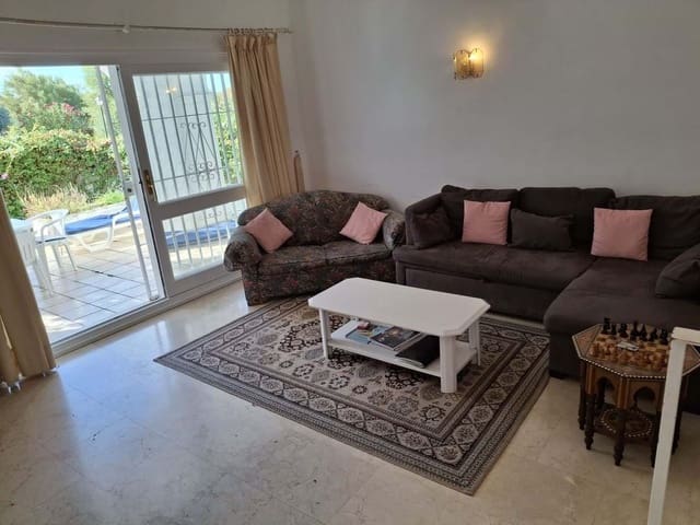 Casa de 2 habitaciones en Estepona en venta con piscina garaje - 300.000 € (Ref: 9438571)