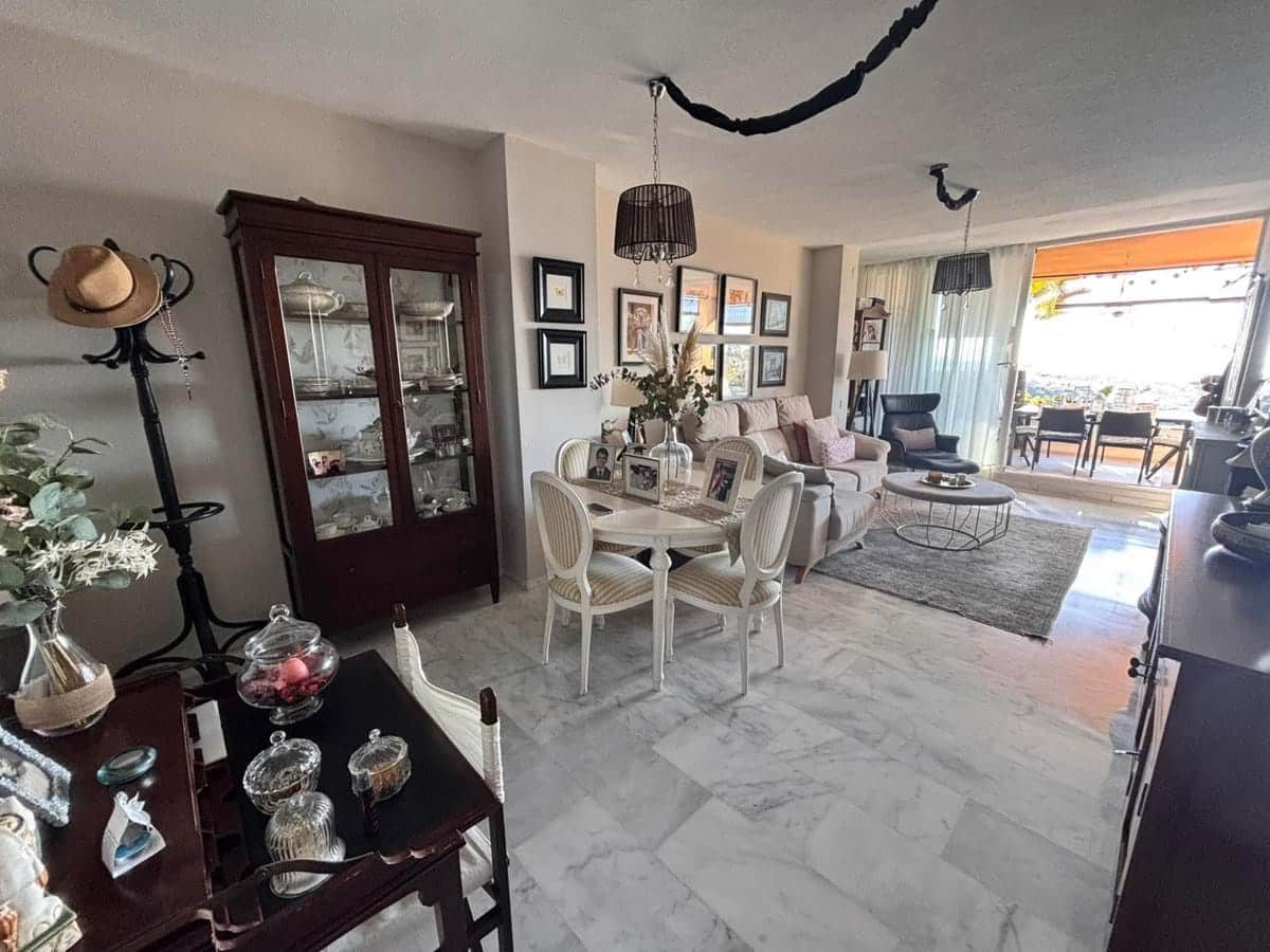 2 makuuhuone Huoneisto myytävänä paikassa Marbella mukana uima-altaan 
autotalli - 382 000 € (Ref: 9438573)