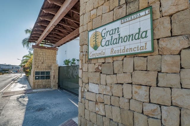 Apartamento de 2 habitaciones en Mijas en venta con piscina garaje - 339.000 € (Ref: 9454725)