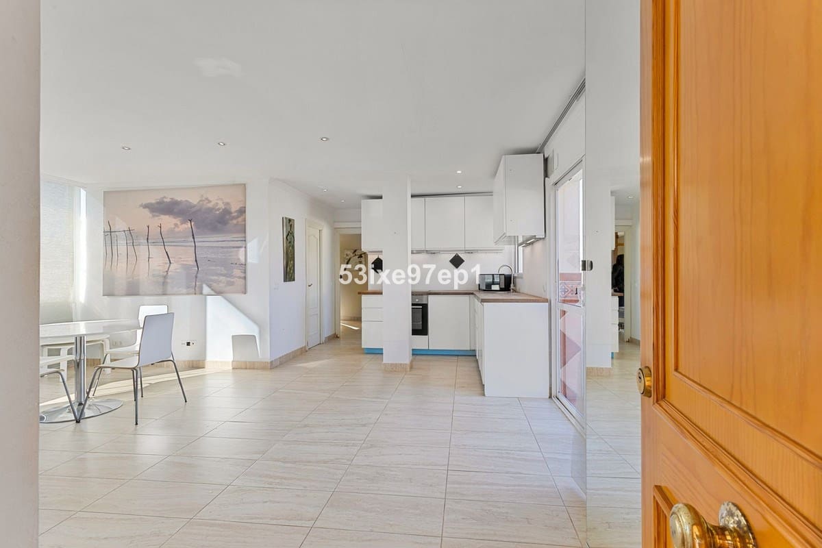 2 makuuhuone Huoneisto myytävänä paikassa Fuengirola mukana 
autotalli - 330 000 € (Ref: 9454729)