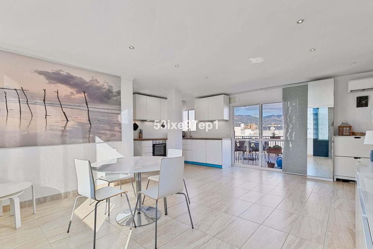 2 makuuhuone Huoneisto myytävänä paikassa Fuengirola mukana 
autotalli - 330 000 € (Ref: 9454729)