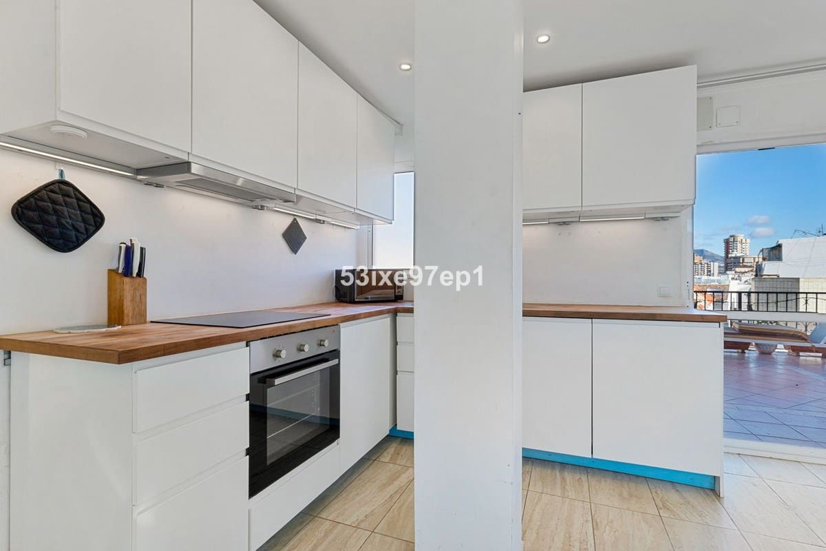 2 makuuhuone Huoneisto myytävänä paikassa Fuengirola mukana 
autotalli - 330 000 € (Ref: 9454729)