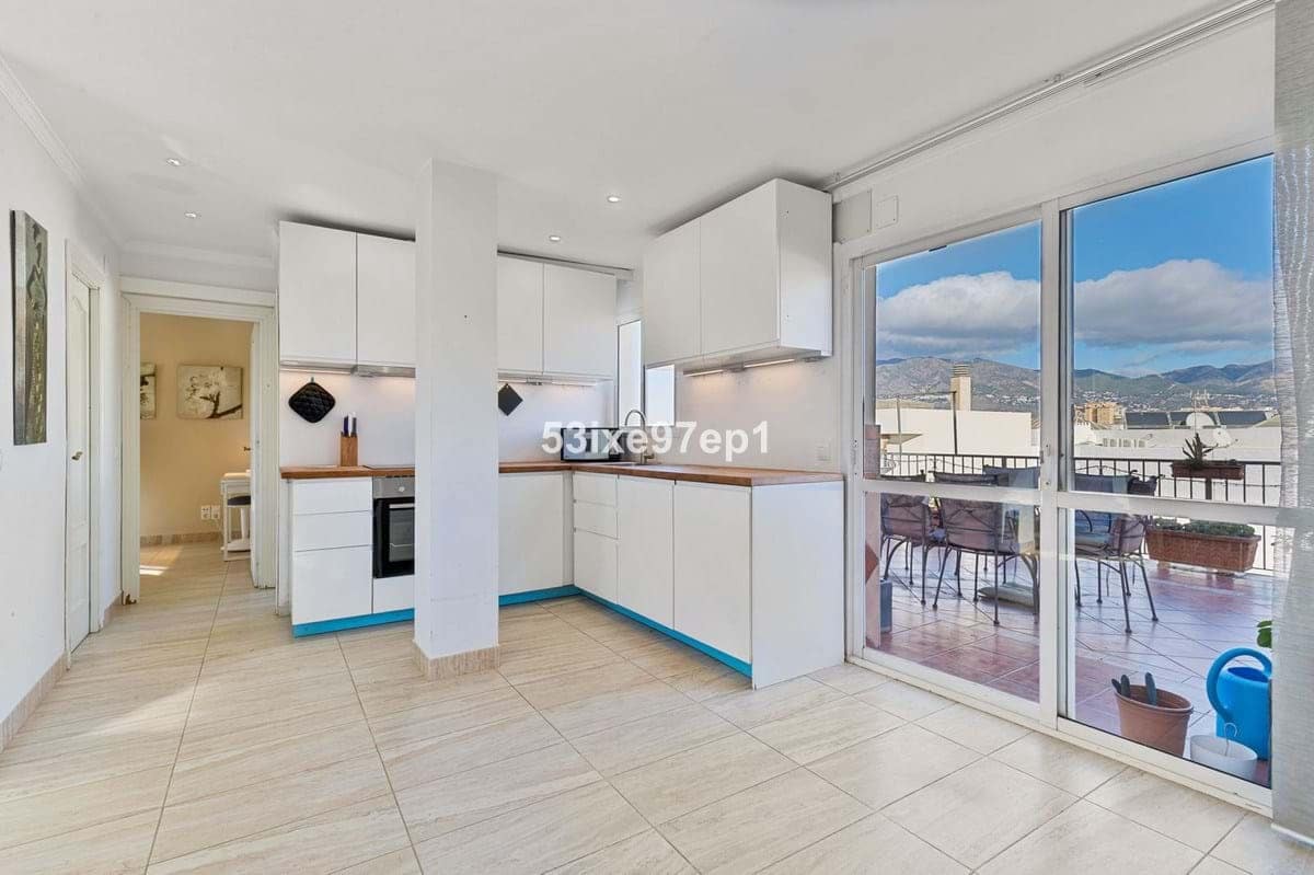 2 makuuhuone Huoneisto myytävänä paikassa Fuengirola mukana 
autotalli - 330 000 € (Ref: 9454729)