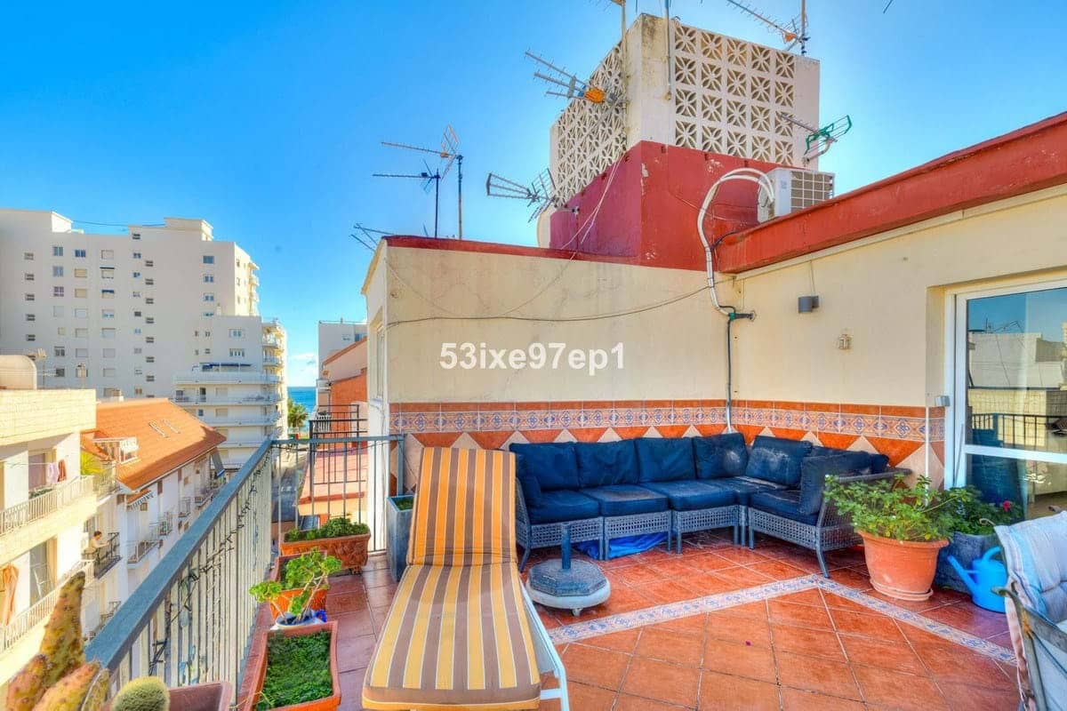 2 makuuhuone Huoneisto myytävänä paikassa Fuengirola mukana 
autotalli - 330 000 € (Ref: 9454729)