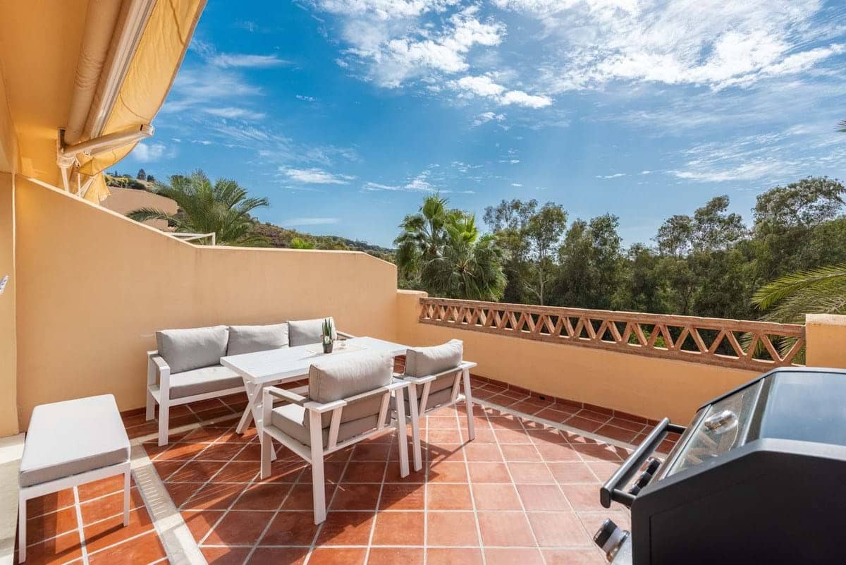 2 soveværelse Lejlighed til salg i Marbella med swimmingpool garage - € 359.000 (Ref: 9475578)