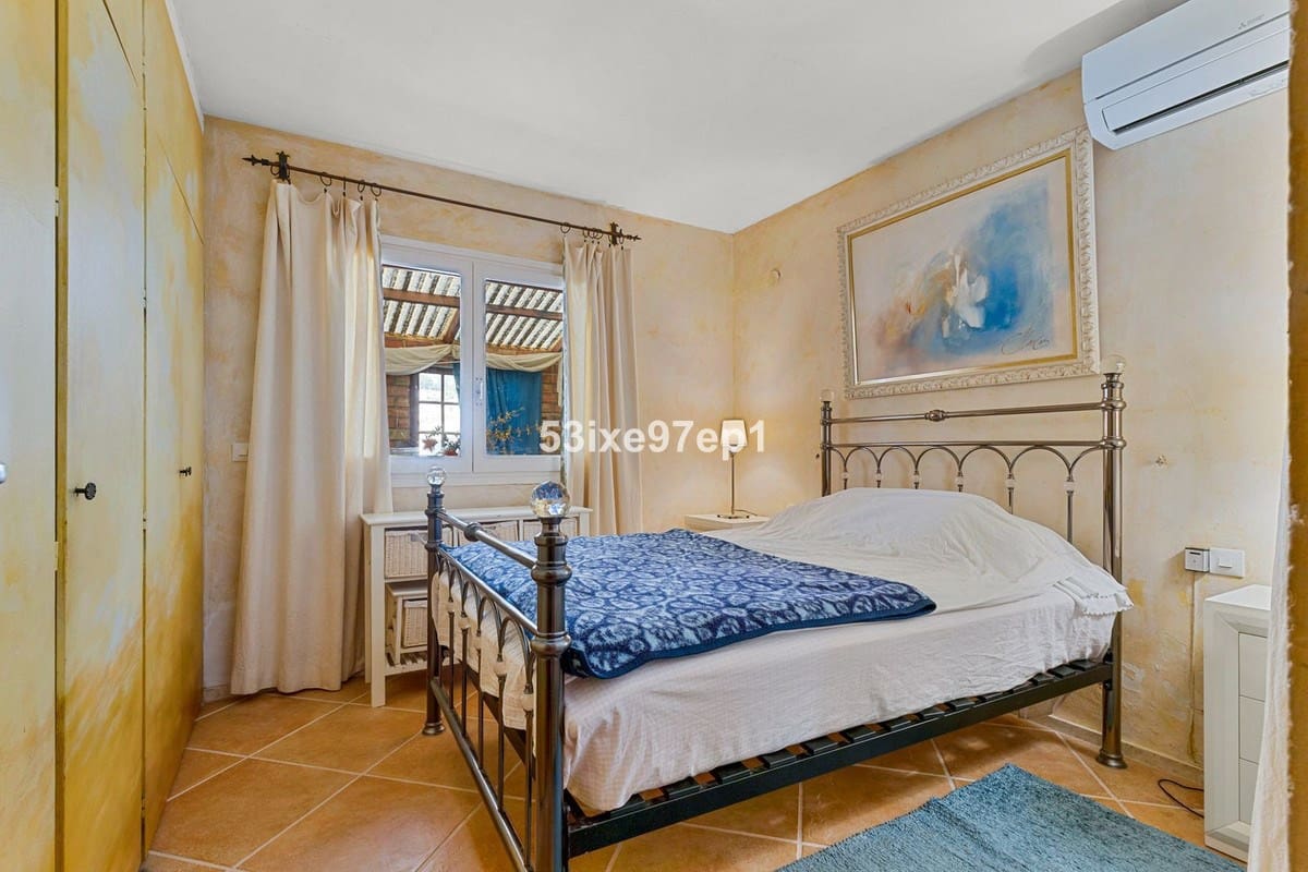 2 bedroom Villa for sale in Mijas with pool garage - € 495,000 (Ref: 9493928)