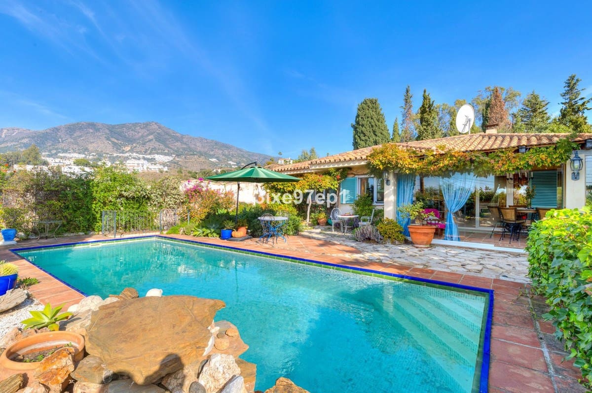 2 bedroom Villa for sale in Mijas with pool garage - € 495,000 (Ref: 9493928)