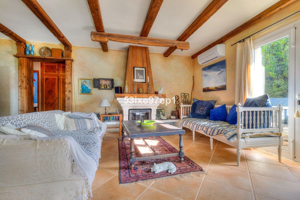 2 bedroom Villa for sale in Mijas with pool garage - € 495,000 (Ref: 9493928)