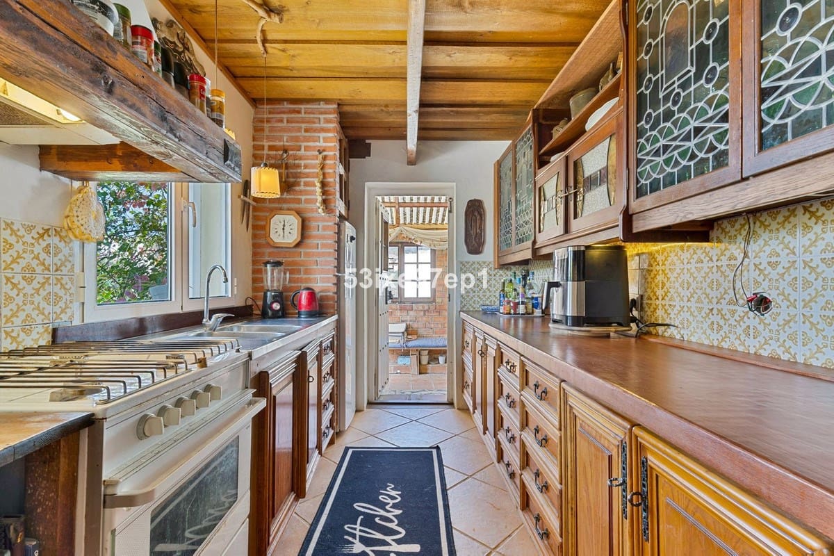 2 bedroom Villa for sale in Mijas with pool garage - € 495,000 (Ref: 9493928)