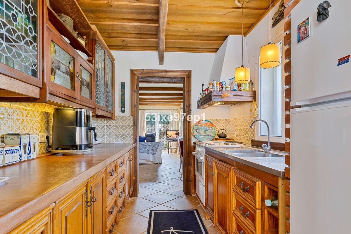 2 bedroom Villa for sale in Mijas with pool garage - € 495,000 (Ref: 9493928)