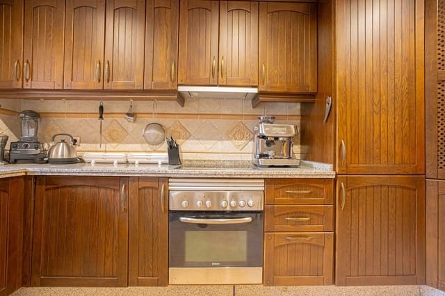 Apartamento de 2 habitaciones en Bel-Air, Estepona en venta con piscina garaje - 375.000 € (Ref: 9550229)