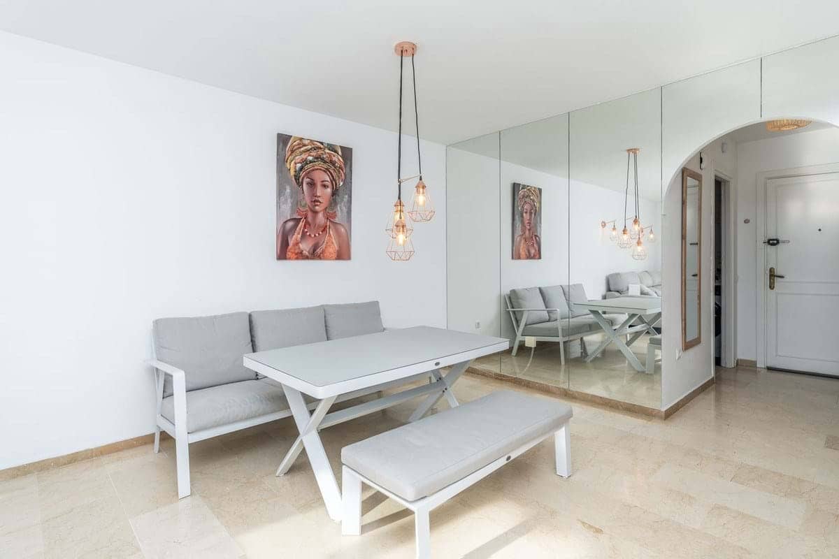 Apartamento de 2 habitaciones en Marbella en venta con piscina garaje - 375.000 € (Ref: 9550232)