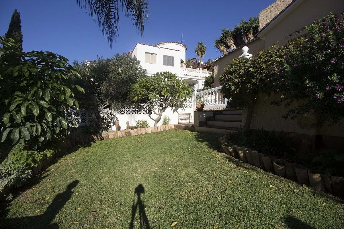 3 soveværelse Villa til salg i Benalmadena med swimmingpool garage - € 670.000 (Ref: 9550234)