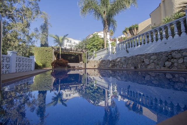 3 soveværelse Villa til salg i Benalmádena med swimmingpool garage - € 670.000 (Ref: 9550234)