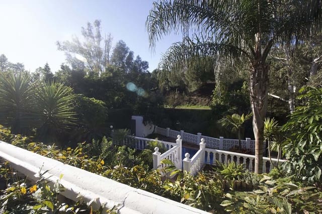 3 soveværelse Villa til salg i Benalmádena med swimmingpool garage - € 670.000 (Ref: 9550234)