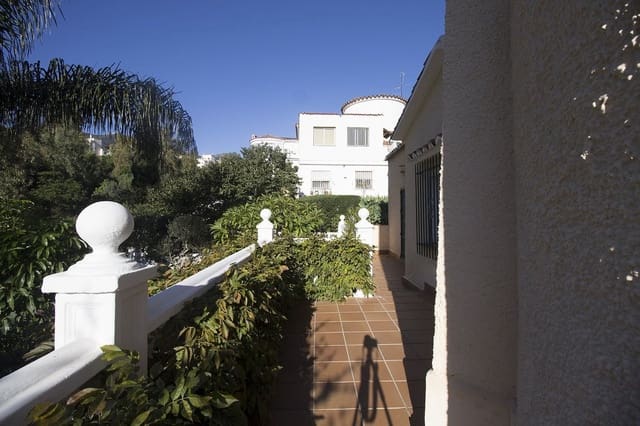 3 soveværelse Villa til salg i Benalmádena med swimmingpool garage - € 670.000 (Ref: 9550234)