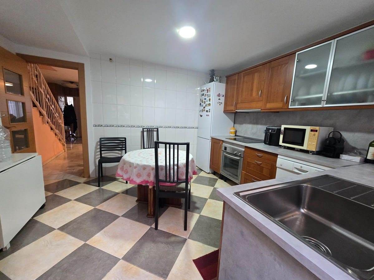 3 bedroom Townhouse for sale in Torremolinos with pool garage - € 420,000 (Ref: 9872589)