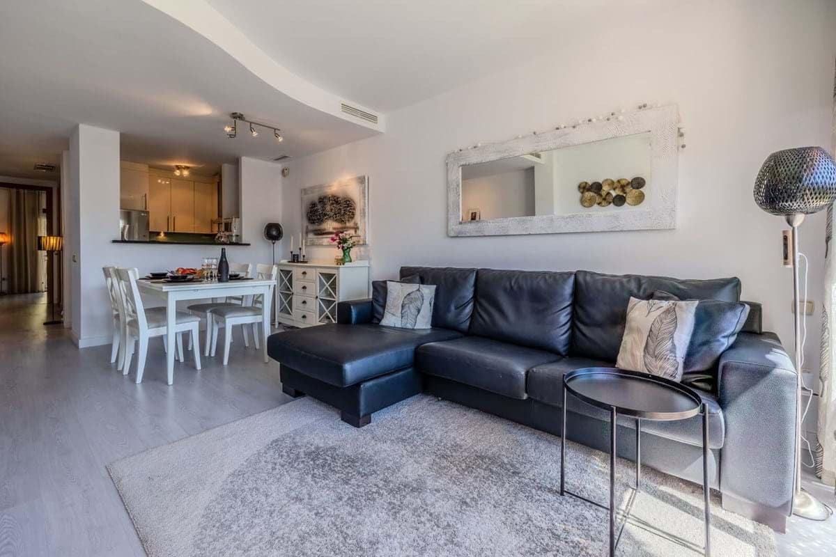 2 soverom Leilighet til salgs i Marbella med svømmebasseng garasje - € 525 000 (Ref: 9872596)