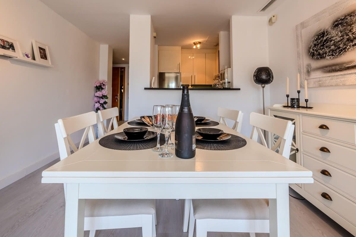 2 soverom Leilighet til salgs i Marbella med svømmebasseng garasje - € 525 000 (Ref: 9872596)