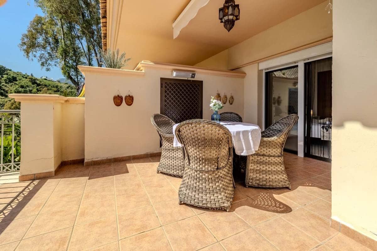 2 soverom Leilighet til salgs i Marbella med svømmebasseng garasje - € 525 000 (Ref: 9872596)