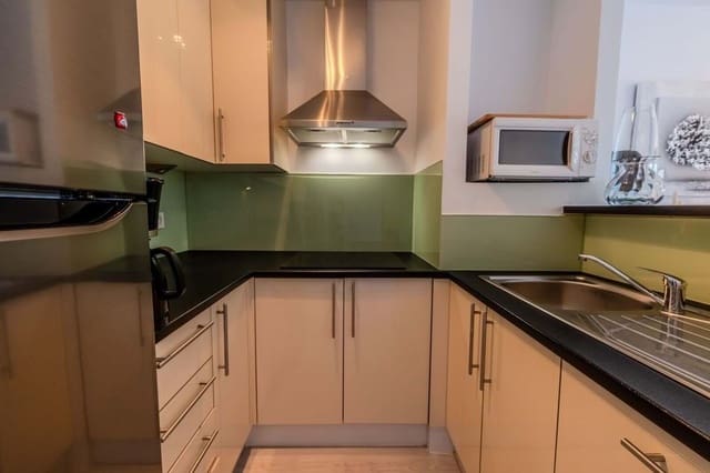 2 soverom Leilighet til salgs i Marbella med svømmebasseng garasje - € 525 000 (Ref: 9872596)