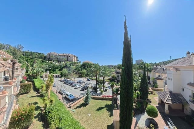 2 soverom Leilighet til salgs i Marbella med svømmebasseng garasje - € 525 000 (Ref: 9872596)