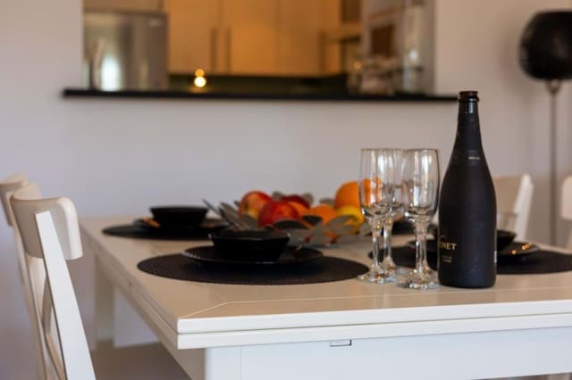 2 soverom Leilighet til salgs i Marbella med svømmebasseng garasje - € 525 000 (Ref: 9872596)