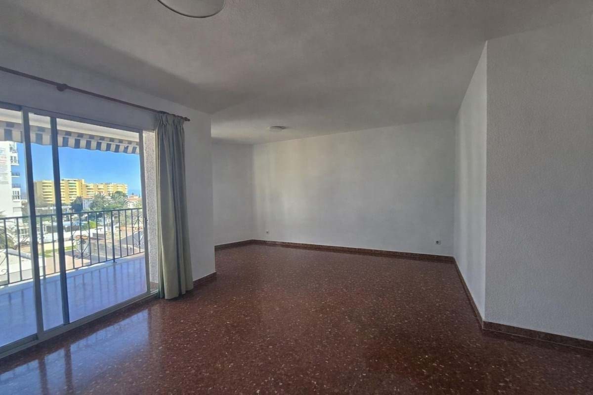 2 soveværelse Lejlighed til salg i Benalmadena med swimmingpool garage - € 325.000 (Ref: 9872599)