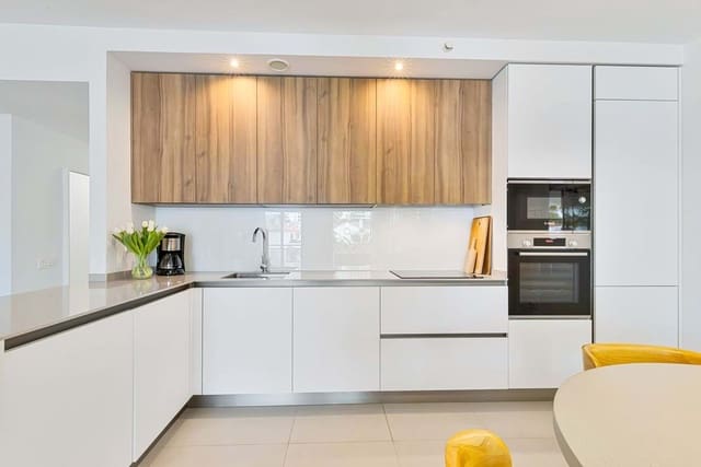 3 sovrum Lägenhet till salu i Benalmádena med pool garage - 675 000 € (Ref: 9872601)