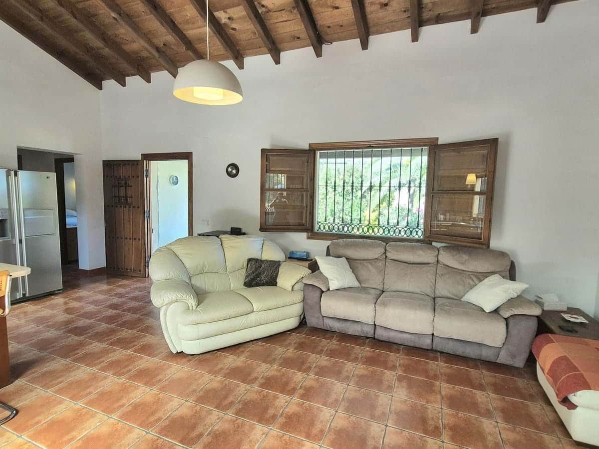 Chalet de 2 habitaciones en Coín en venta con piscina garaje - 475.000 € (Ref: 9872603)