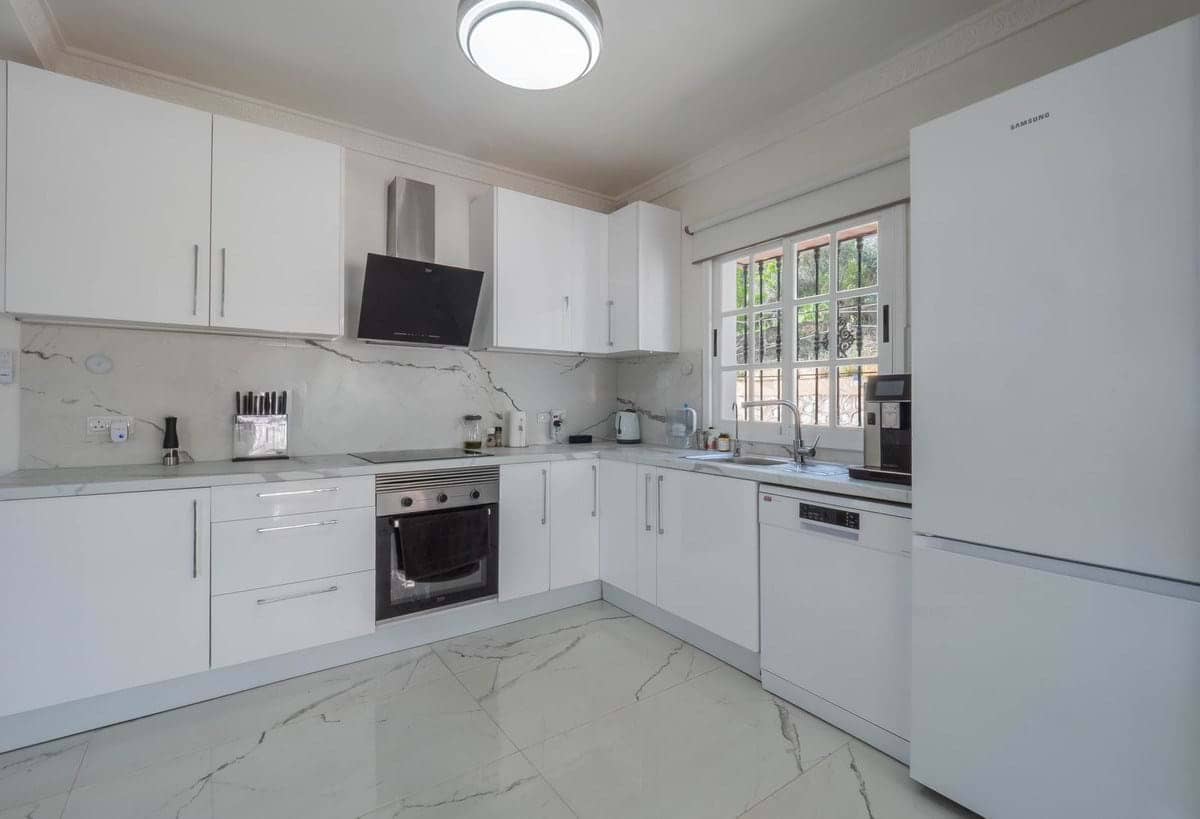 Chalet de 3 habitaciones en Coín en venta con piscina garaje - 599.000 € (Ref: 9872605)