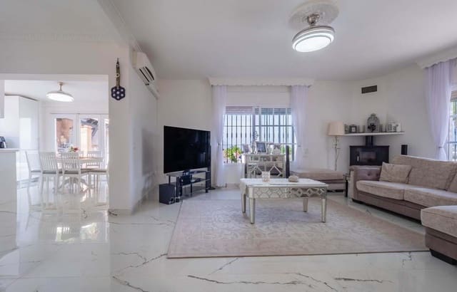 Chalet de 3 habitaciones en Coín en venta con piscina garaje - 599.000 € (Ref: 9872605)