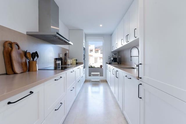 2 Zimmer Apartment zu verkaufen in Marbella mit Pool Garage - 649.000 € (Ref: 9872609)